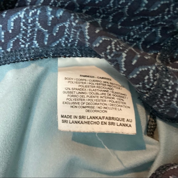 Nike Women's Blue Patterned Leggings - Picture 8 of 8